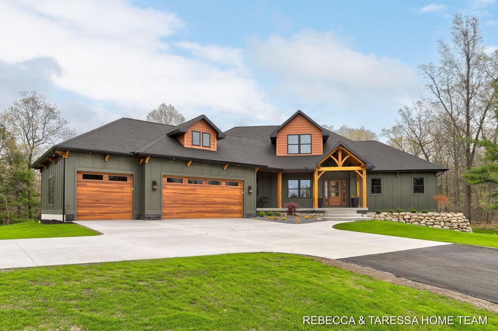 400 Sabine Drive 8, Muskegon, MI 49442
