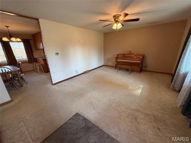 8162 Highway Mm, Hannibal, MO 63401