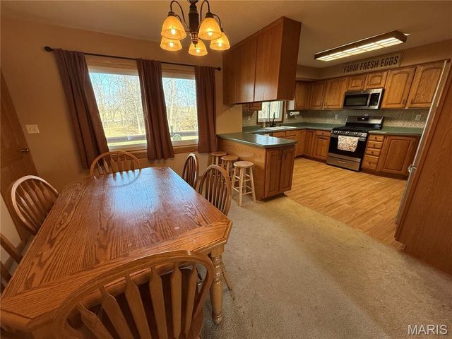 8162 Highway Mm, Hannibal, MO 63401