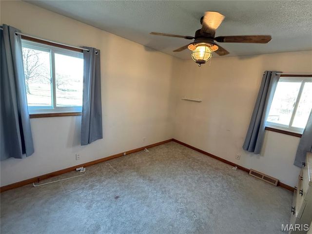 8162 Highway Mm, Hannibal, MO 63401