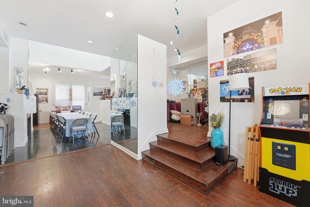 2211 WASHINGTON CIR NW, Washington, DC 20037