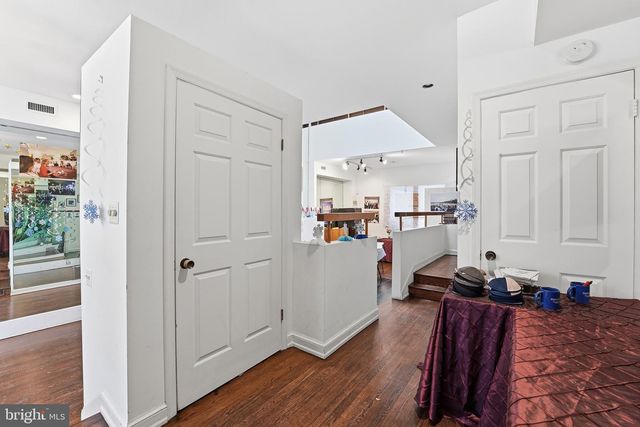 2211 WASHINGTON CIR NW, Washington, DC 20037