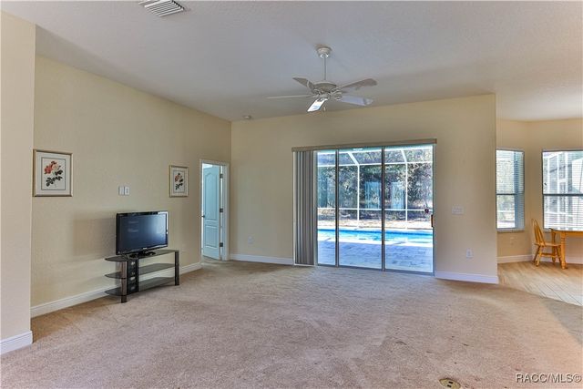 5 SAINTPAULIA Street, Homosassa, FL 34446