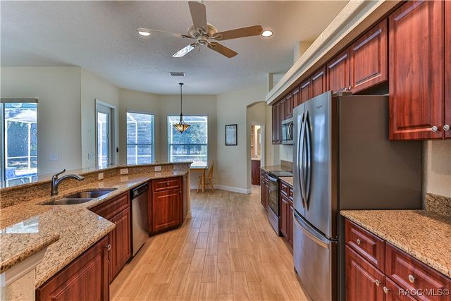 5 SAINTPAULIA Street, Homosassa, FL 34446