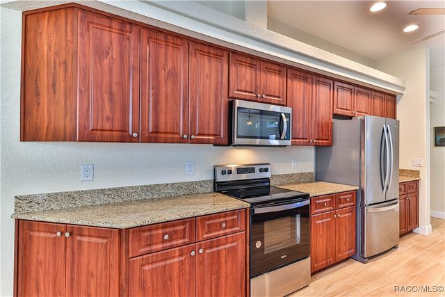 5 SAINTPAULIA Street, Homosassa, FL 34446