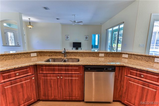 5 SAINTPAULIA Street, Homosassa, FL 34446