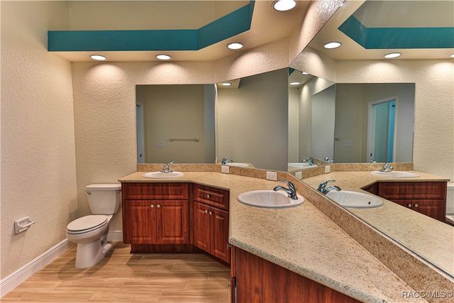 5 SAINTPAULIA Street, Homosassa, FL 34446