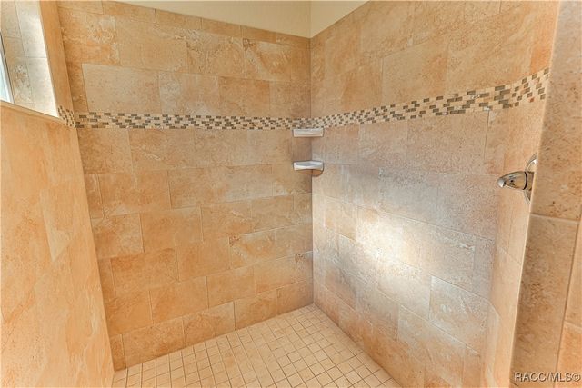 5 SAINTPAULIA Street, Homosassa, FL 34446