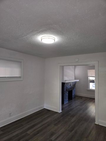 127 N Burgess Avenue, Columbus, OH 43204