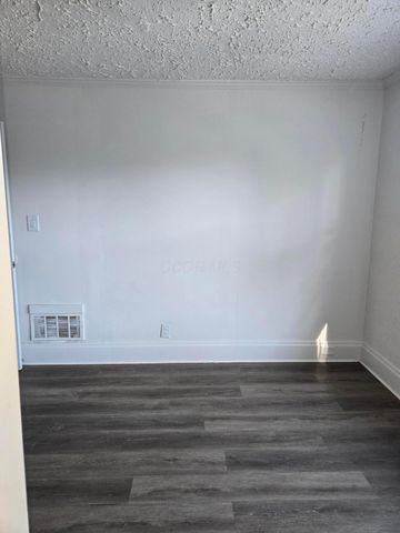 127 N Burgess Avenue, Columbus, OH 43204