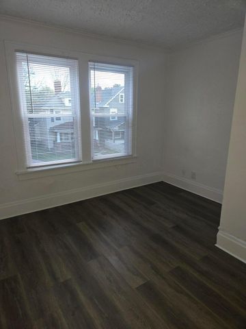 127 N Burgess Avenue, Columbus, OH 43204