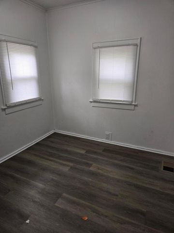 127 N Burgess Avenue, Columbus, OH 43204