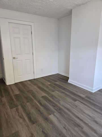 127 N Burgess Avenue, Columbus, OH 43204