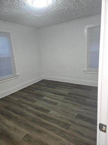 127 N Burgess Avenue, Columbus, OH 43204