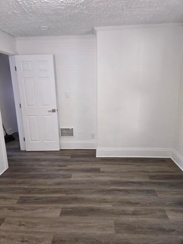 127 N Burgess Avenue, Columbus, OH 43204