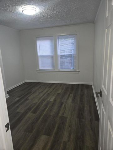 127 N Burgess Avenue, Columbus, OH 43204