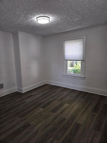 127 N Burgess Avenue, Columbus, OH 43204