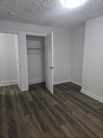 127 N Burgess Avenue, Columbus, OH 43204