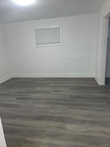 127 N Burgess Avenue, Columbus, OH 43204