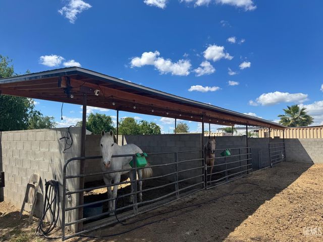 5707 Bussell Road, Bakersfield, CA 93314