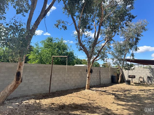 5707 Bussell Road, Bakersfield, CA 93314