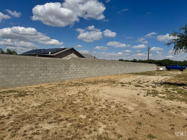 5707 Bussell Road, Bakersfield, CA 93314
