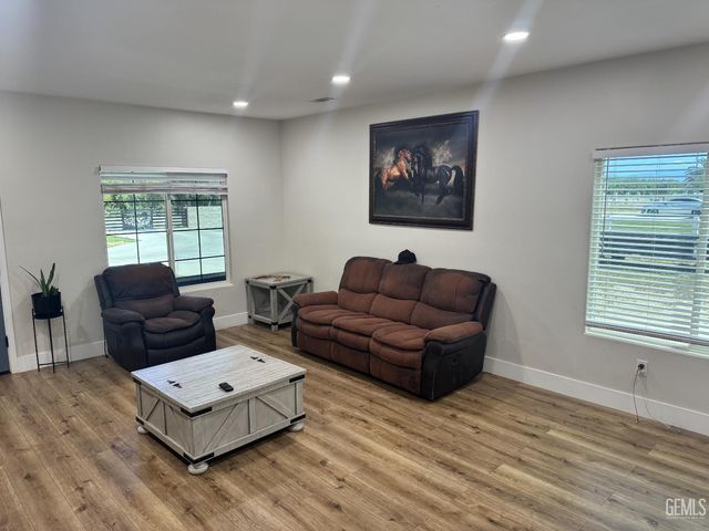 5707 Bussell Road, Bakersfield, CA 93314