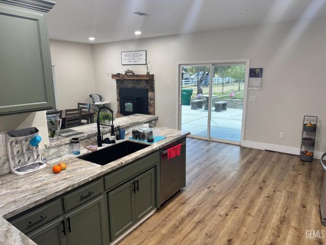 5707 Bussell Road, Bakersfield, CA 93314