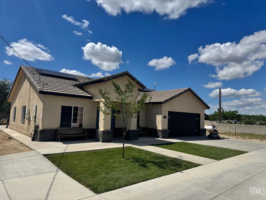 5707 Bussell Road, Bakersfield, CA 93314