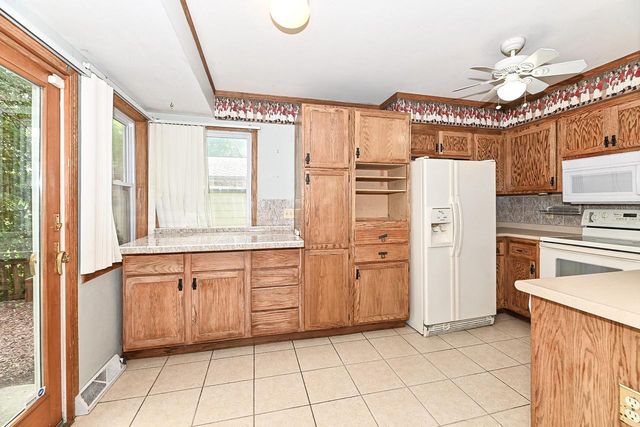 721 Oak Ridge COURT, Waukesha, WI 53188