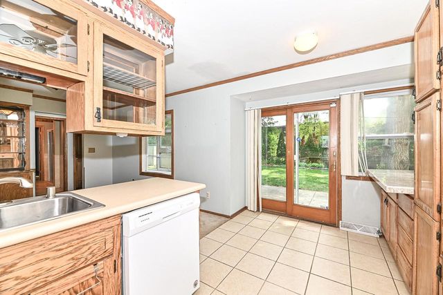 721 Oak Ridge COURT, Waukesha, WI 53188