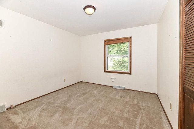 721 Oak Ridge COURT, Waukesha, WI 53188