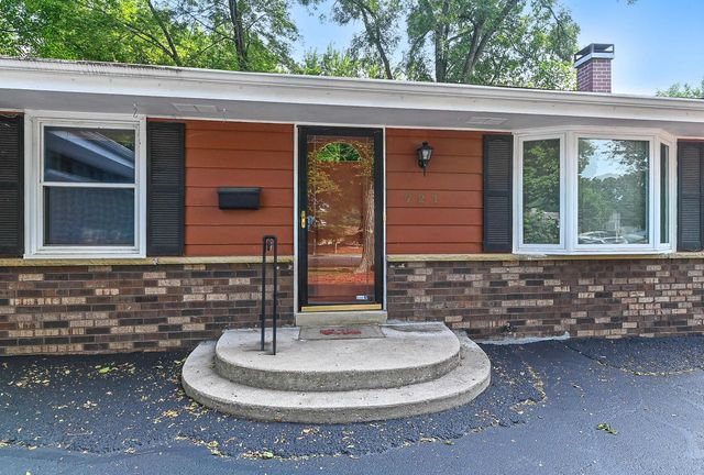 721 Oak Ridge COURT, Waukesha, WI 53188