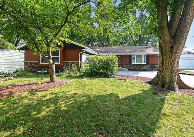 721 Oak Ridge COURT, Waukesha, WI 53188