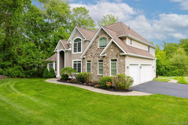 66 Carol Lane, Poughquag, NY 12570