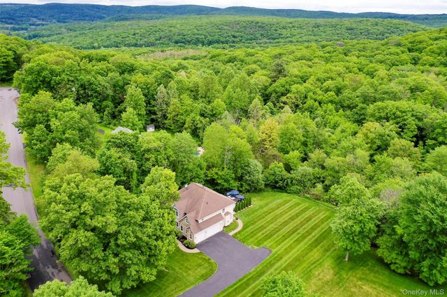 66 Carol Lane, Poughquag, NY 12570