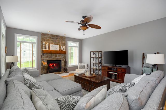 66 Carol Lane, Poughquag, NY 12570