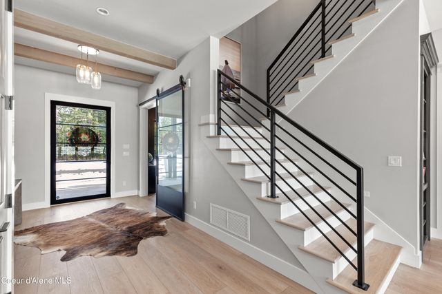 713 N Center Valley Rd, Sandpoint, ID 83864