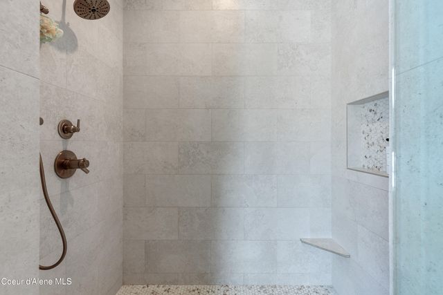 713 N Center Valley Rd, Sandpoint, ID 83864