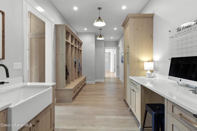 713 N Center Valley Rd, Sandpoint, ID 83864