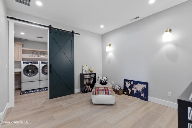 713 N Center Valley Rd, Sandpoint, ID 83864