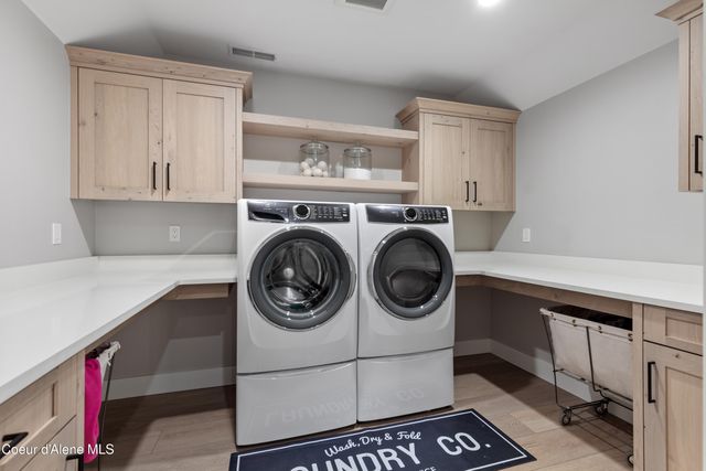 713 N Center Valley Rd, Sandpoint, ID 83864