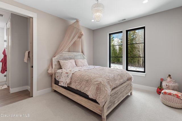 713 N Center Valley Rd, Sandpoint, ID 83864