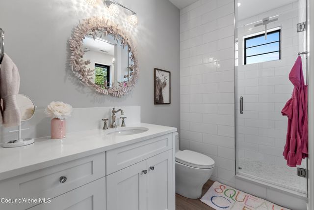 713 N Center Valley Rd, Sandpoint, ID 83864