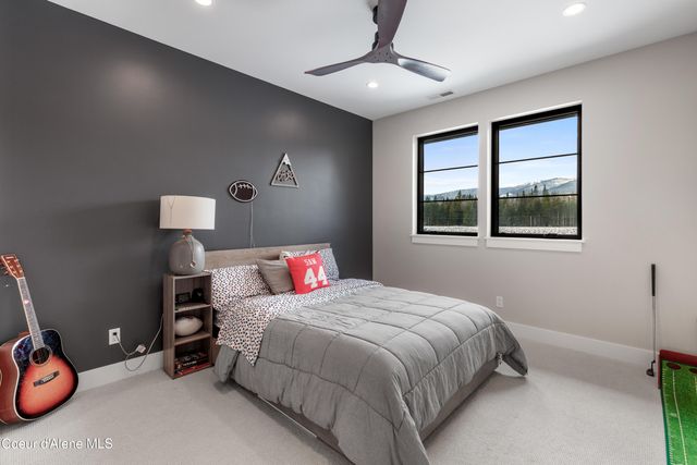 713 N Center Valley Rd, Sandpoint, ID 83864