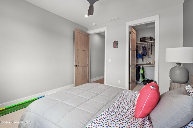 713 N Center Valley Rd, Sandpoint, ID 83864