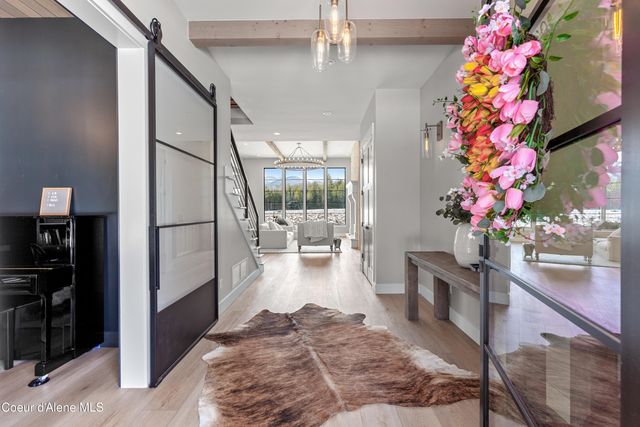 713 N Center Valley Rd, Sandpoint, ID 83864