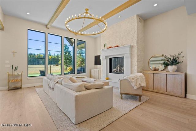 713 N Center Valley Rd, Sandpoint, ID 83864