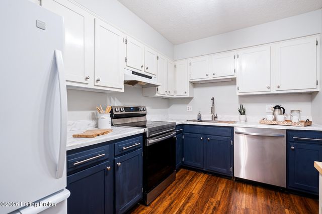 1008 Lake Way D2, Louisville, KY 40222