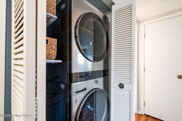 1008 Lake Way D2, Louisville, KY 40222